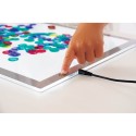 Table lumineuse - activité sensoriel sur les couleurs et les formes