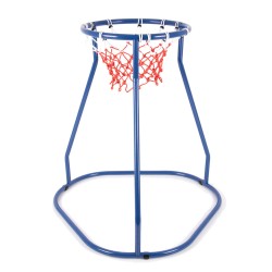 Grand panier de basket au sol