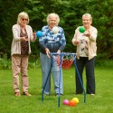 Grand panier de basket au sol