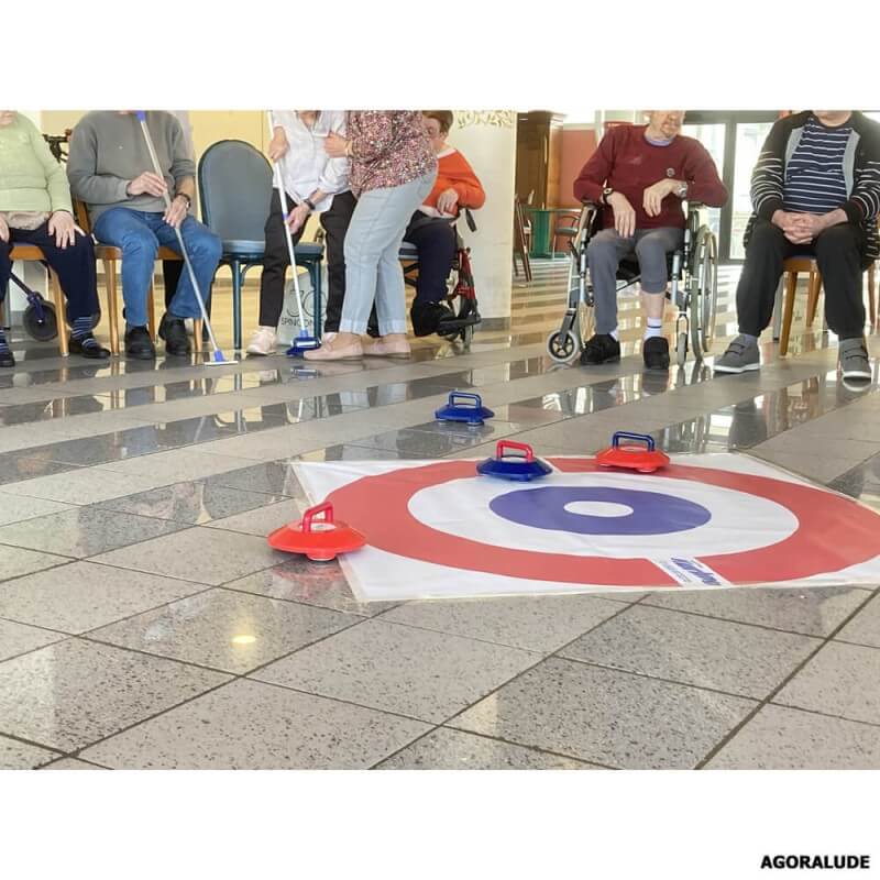 Curling d’intérieur – jeu de curling pour personnes à mobilité réduite