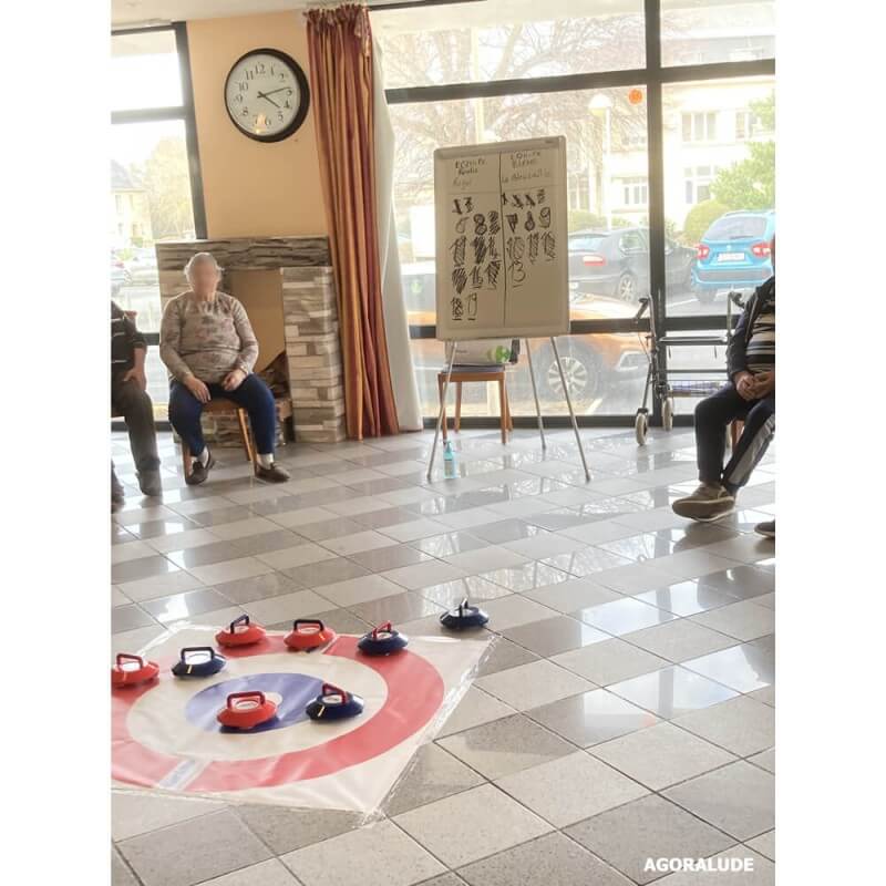 Curling d’intérieur – jeu de curling pour personnes à mobilité réduite