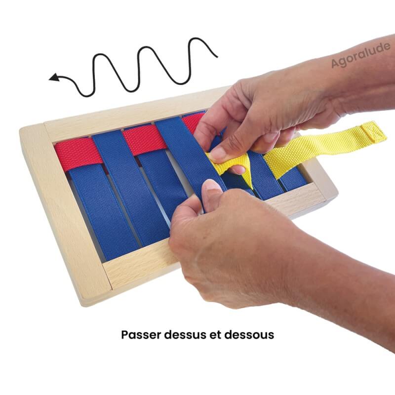 Tissacolor - passer les bandes au-dessus et en dessous des élastiques