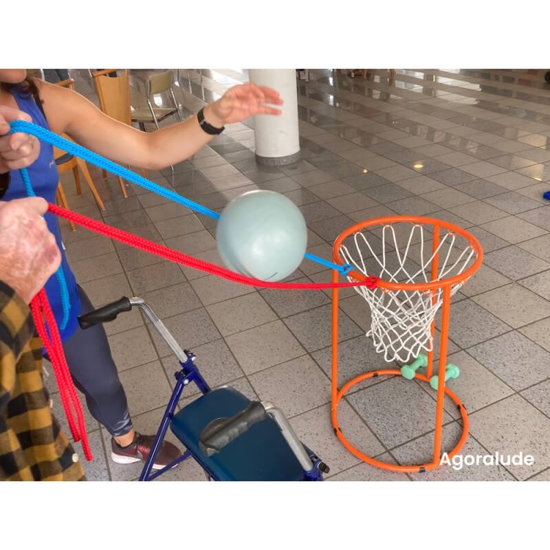 Créez de nouveau exercice de coordination avec le panier de basket.