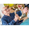 Couronne de cymbalettes pour un atelier musical avec des seniors