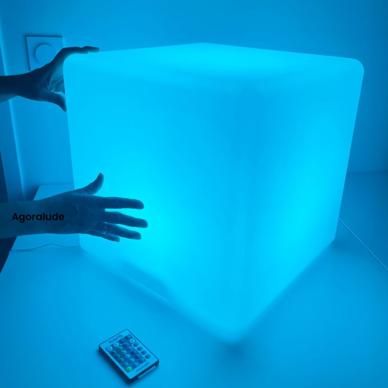 Cube sensoriel lumineux coloré