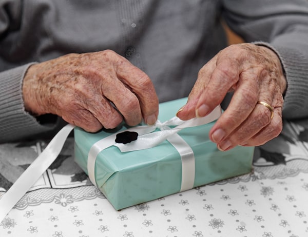 Comment choisir un cadeau pour une personne atteinte de la maladie d' Alzheimer