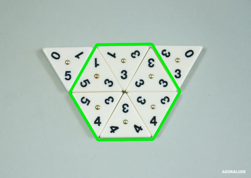Un hexagone réaliser au Triominos donne un bonus de 50 points