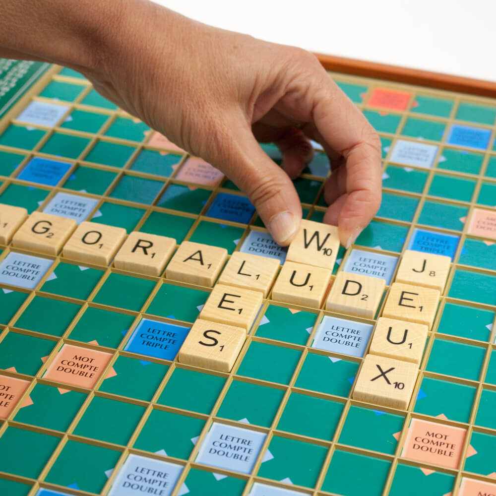 Jeu de société Scrabble Megableu Plateau Tournant en Bois de Luxe