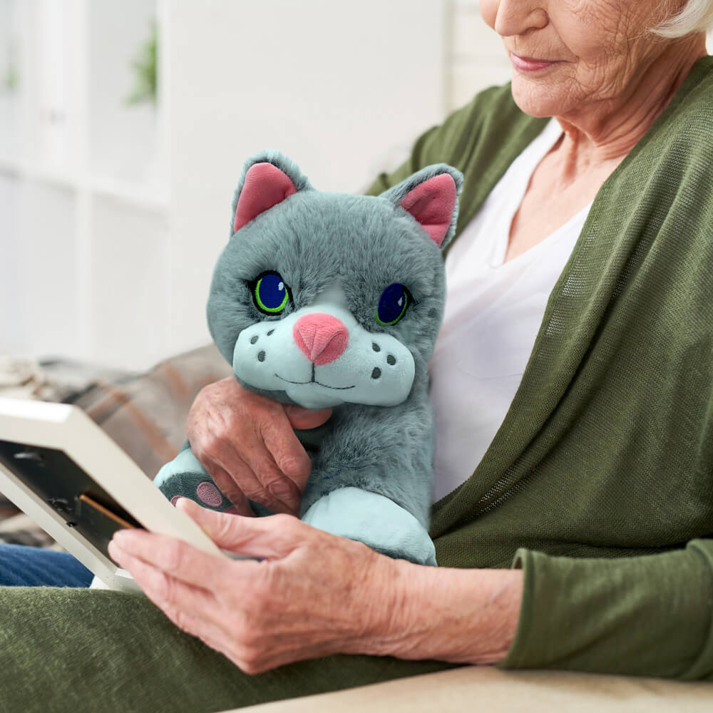 Chat robot pour personnes âgées Alzheimer - Peluche intéractive  thérapeutique